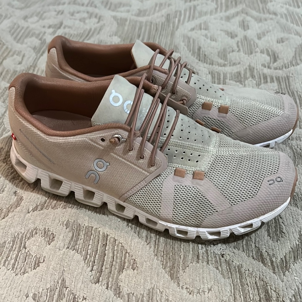 On Cloud Cloud 5 Size 9